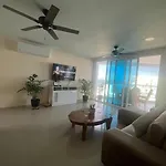 Lux Oceanfront Apartment