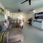 Lux Oceanfront Apartment