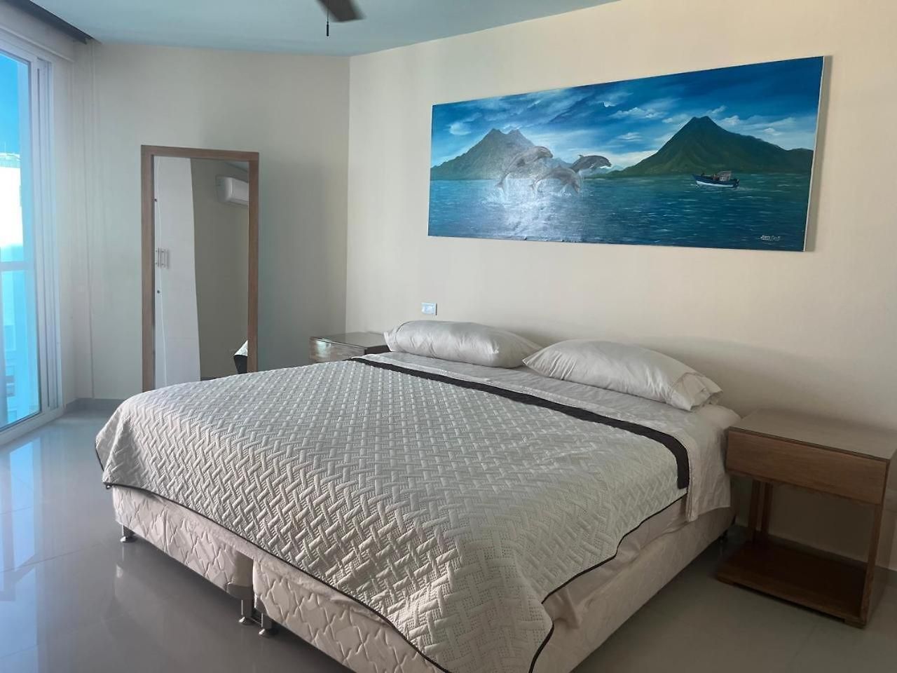 Lux Oceanfront Apartamento *