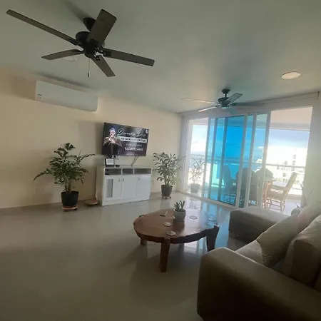 Lux Oceanfront Cartagena